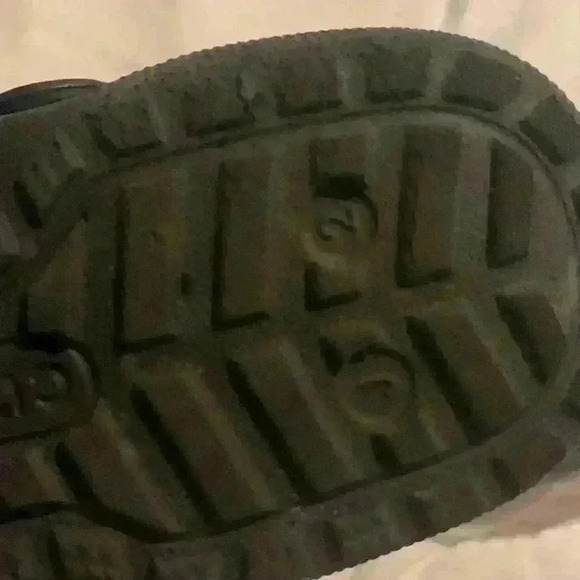 Girl crocs size 2 - Picture 4 of 4